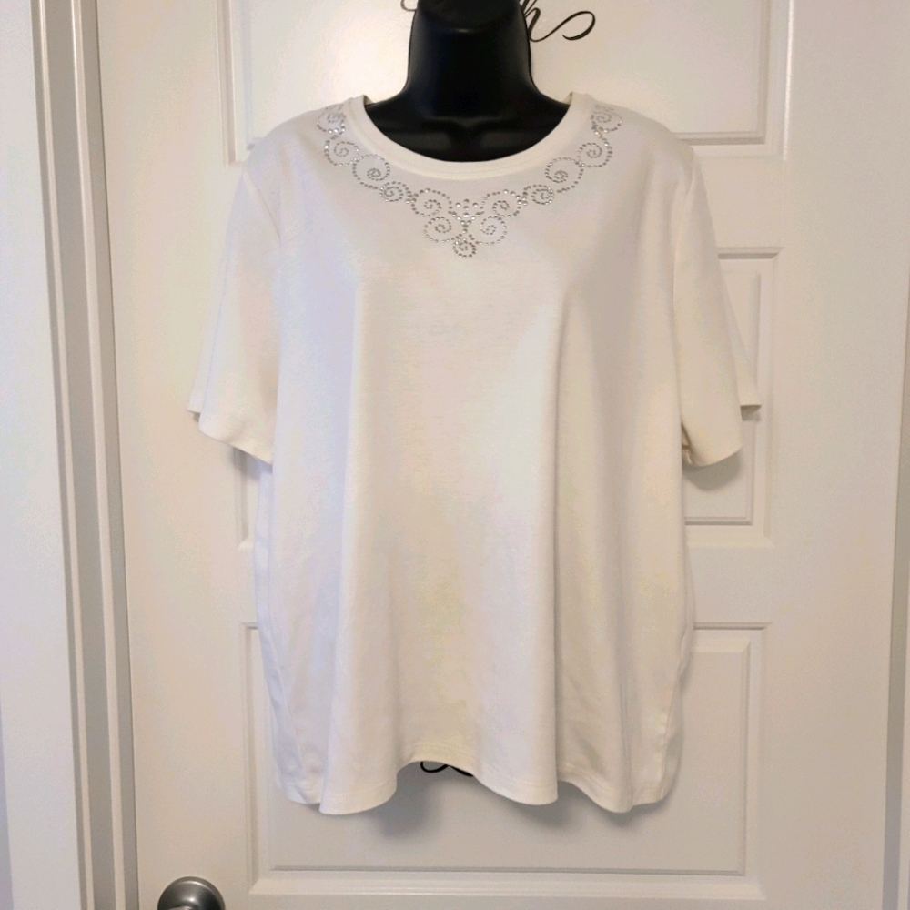 Super white t-shirt from Aliison Daley.